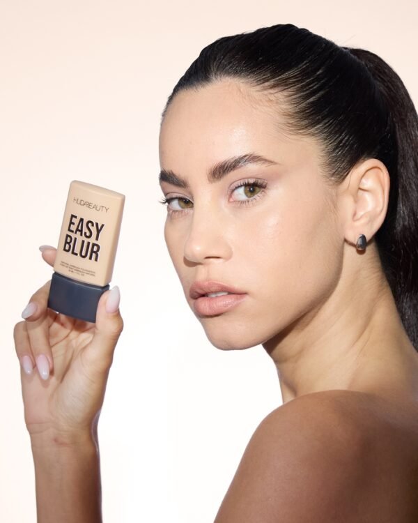 Mini Easy Blur Natural Airbrush Foundation with Niacinamide - Image 2
