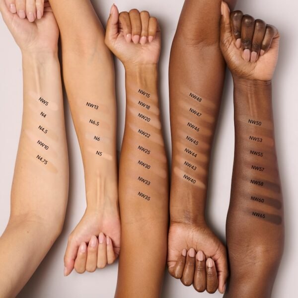 MAC Studio Fix Powder Plus Foundation NW10 - Image 6